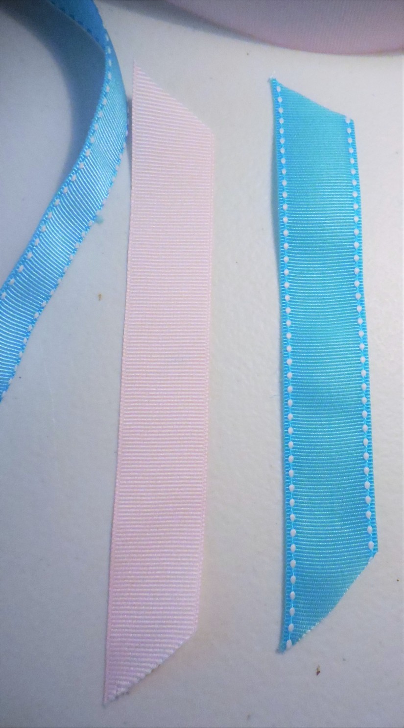 cut-6-strips-with-ribbon