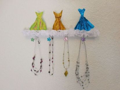 necklace-holder-crafts-how-to-organizing